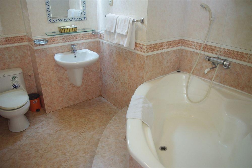 Anh Duy - Nguyen Cong Tru The Bitexco Neighbour Hotel 3*